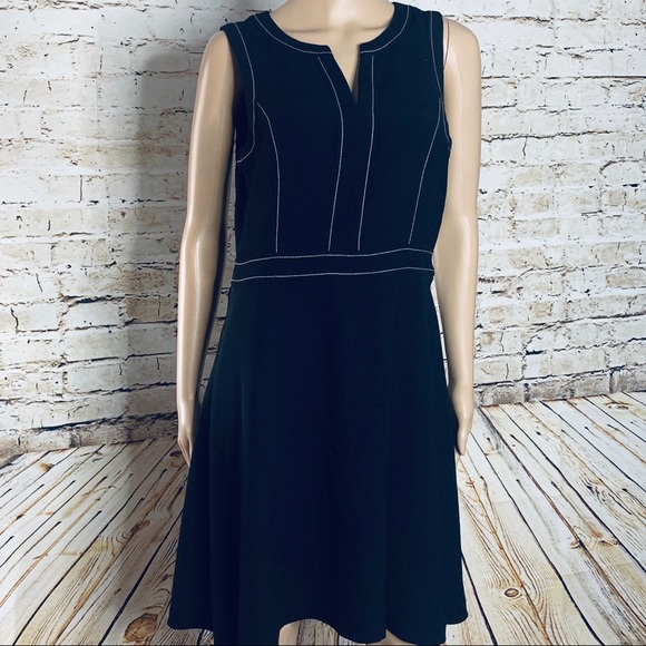 Vince Camuto Dresses & Skirts - Vince Camuto Contrast Stitch Fit and Flare Dress